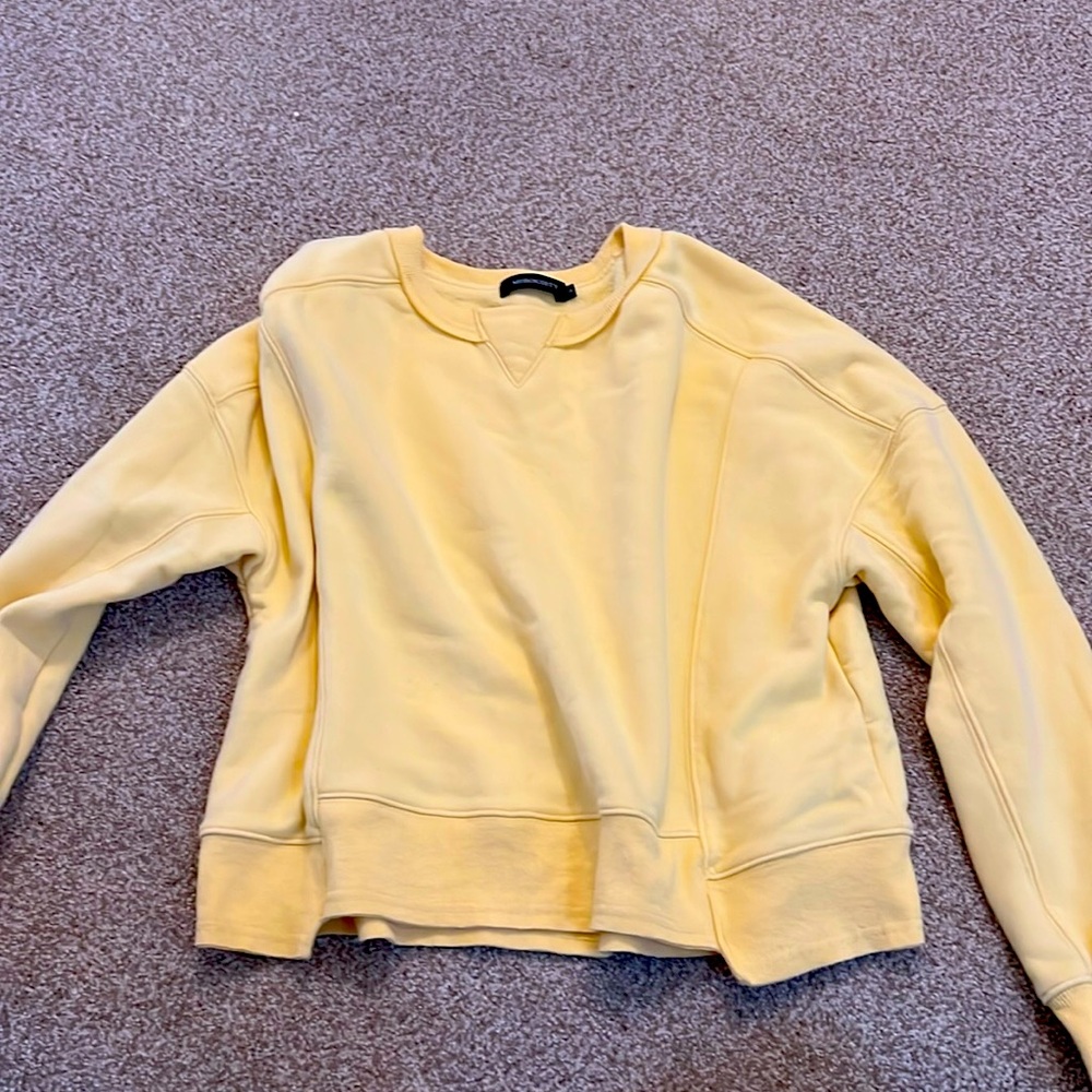 Yellow boxy sweatshirt